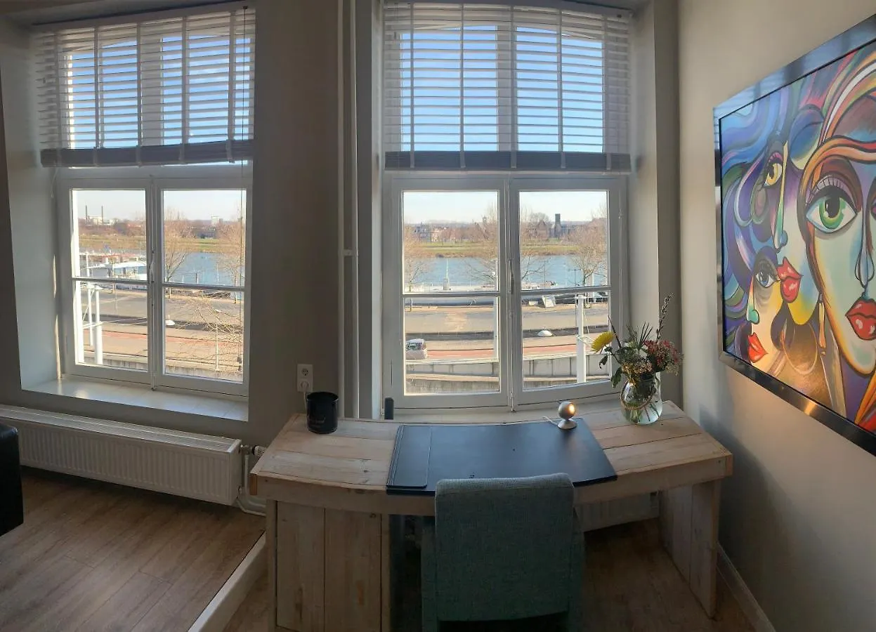 City Apartment Maastricht Aan De Maas 0*,